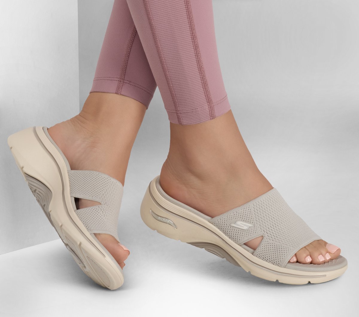Women GO WALK Arch Fit 2.0 Sandal - Dakota