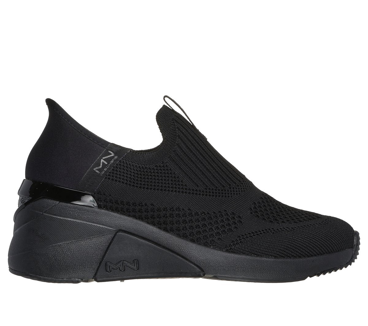 BLACK,7.0,Medium