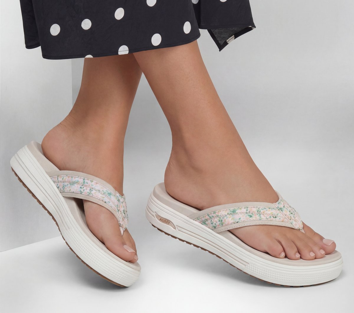 Women Arch Fit Arcade Sandal - Flora Friends
